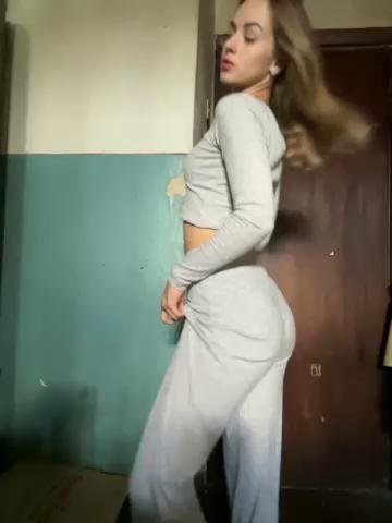 -Molly-Mae- Webcam 2023-09-18
