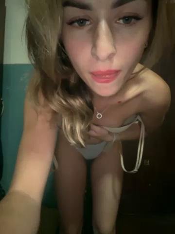 -Molly-Mae- Webcam 2023-09-18