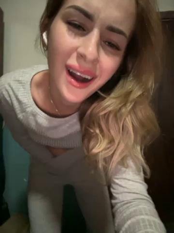 -Molly-Mae- Webcam 2023-09-18
