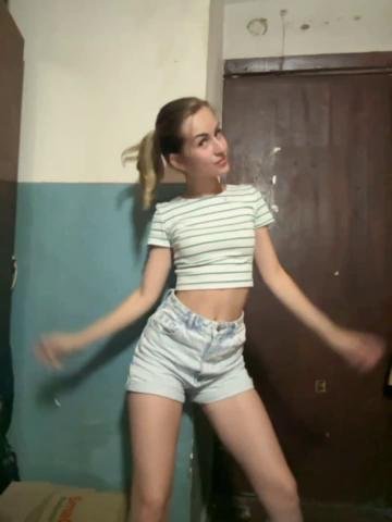 -Molly-Mae- Webcam 2023-09-15