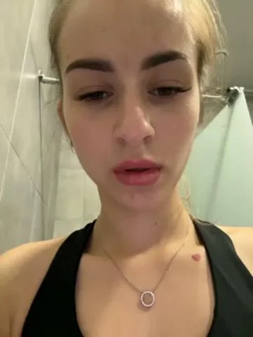 -Molly-Mae- Webcam 2023-10-24