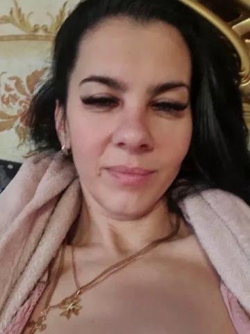 1Glorya1 Webcam 2023-11-24