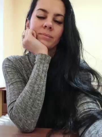 1Glorya1 Webcam 2023-12-13