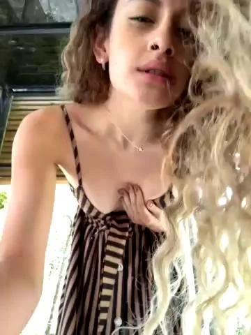 Alana15 Webcam 2023-11-28