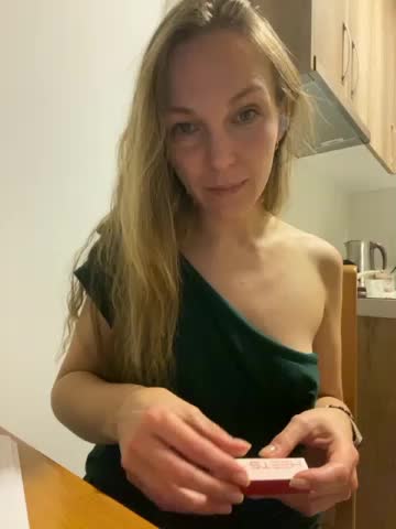 Alisasqrl Webcam 2023-11-24