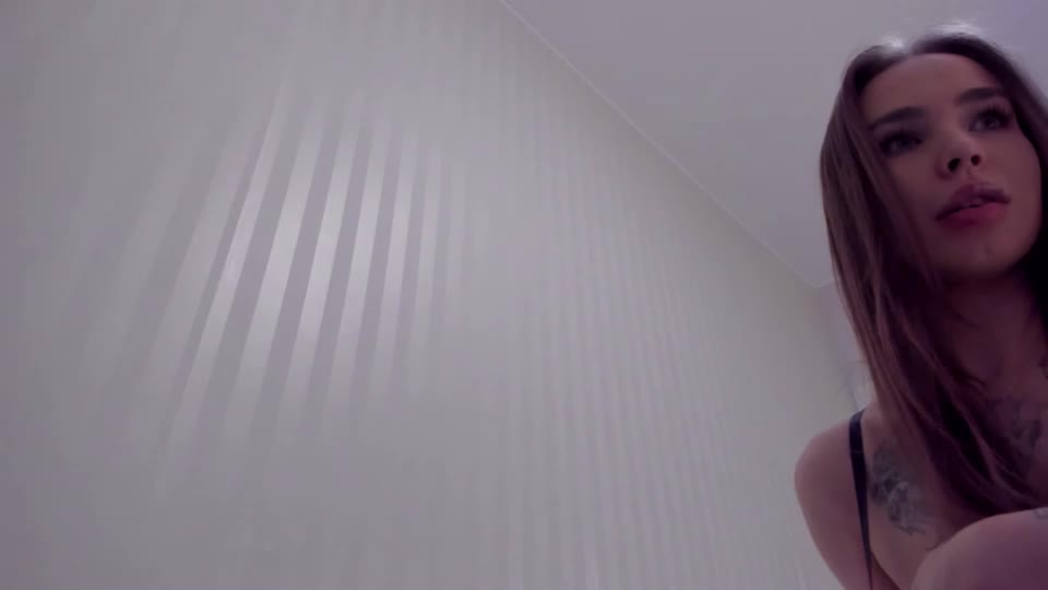 Aminaswan_ Webcam 2023-10-10