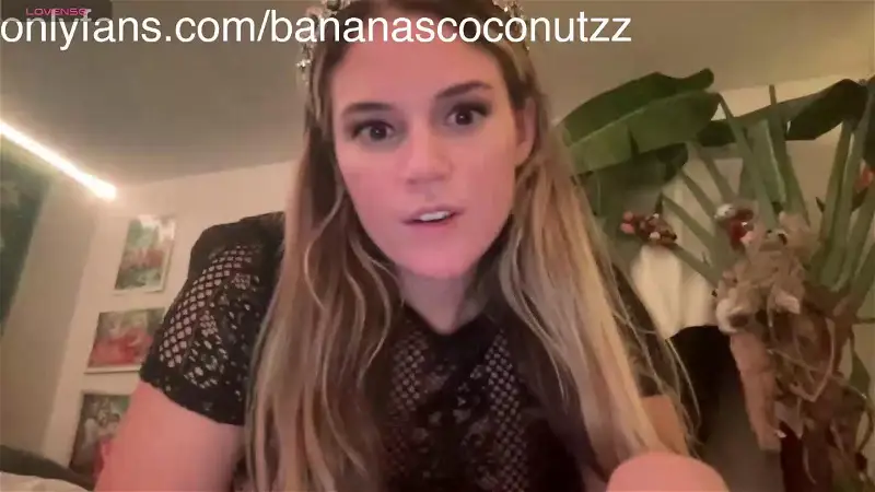 Bananascoconutz Webcam 2024-02-13