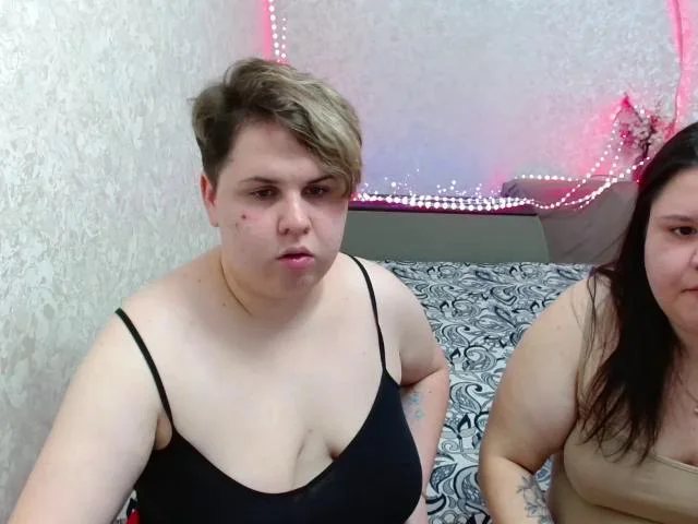 BeckyAndEllen Webcam 2023-11-01