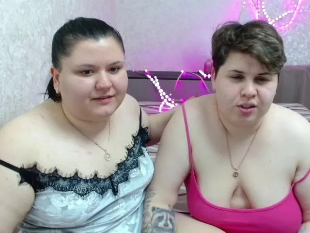 BeckyAndEllen Webcam 2024-01-24