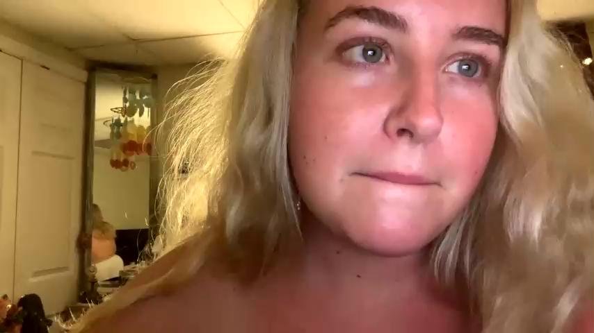 Blonde4lyfe Webcam 2023-09-18