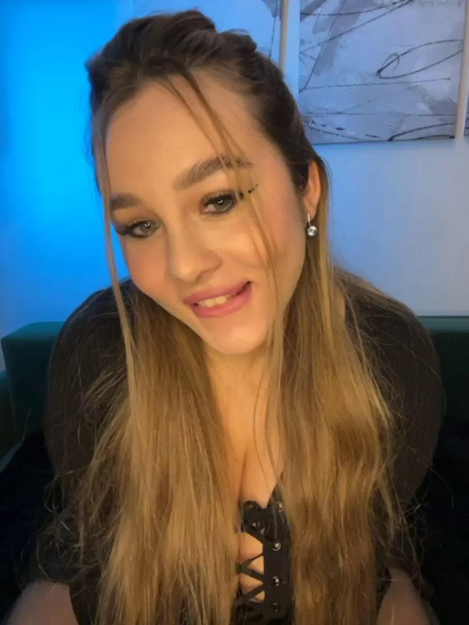 BloomJuliette Webcam 2024-01-22