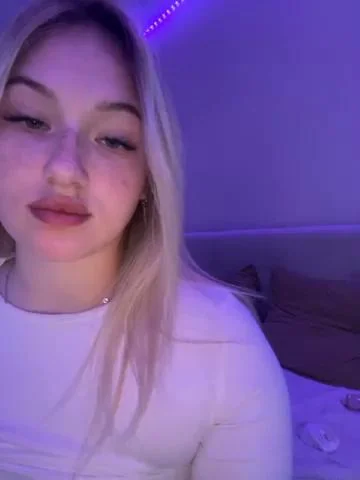 BoredGirl Webcam 2023-10-24