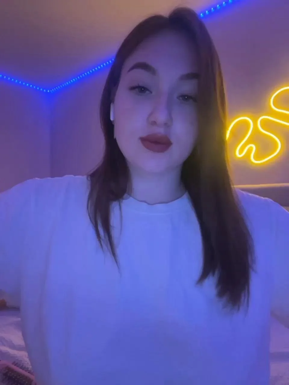 BoredGirl Webcam 2024-01-20