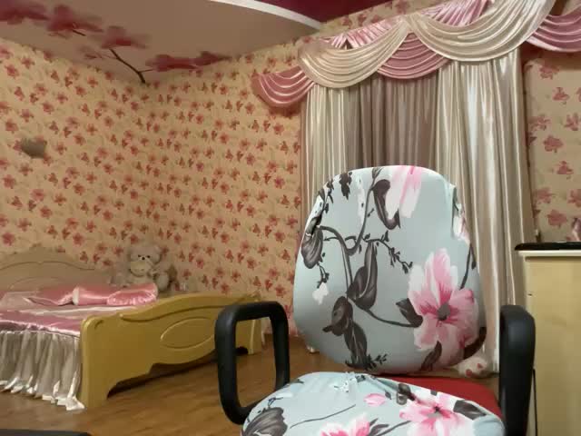 Brenda_Kiska Webcam 2023-10-01