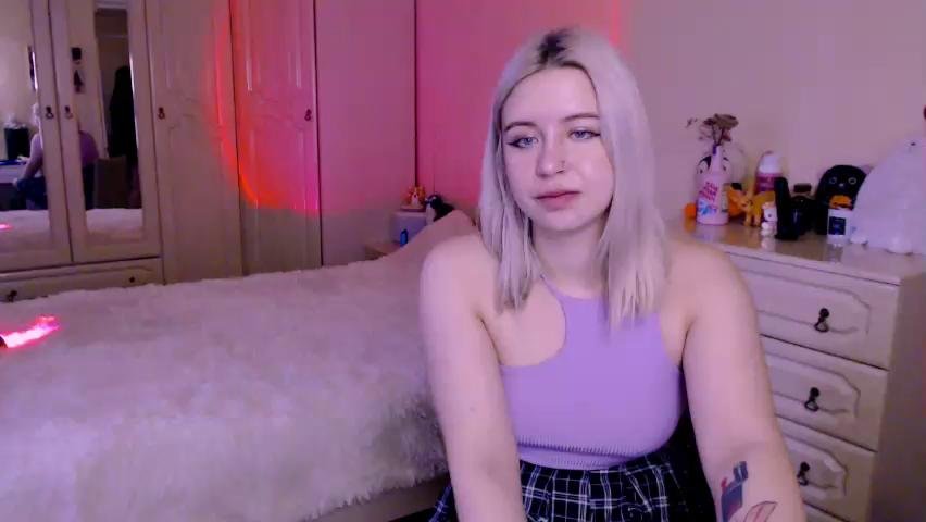 Chloejamez Webcam 2023-11-25