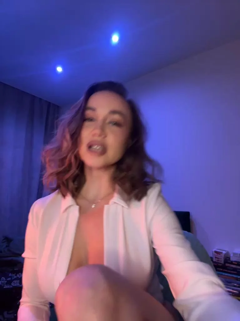 Emili1- Webcam 2023-12-26