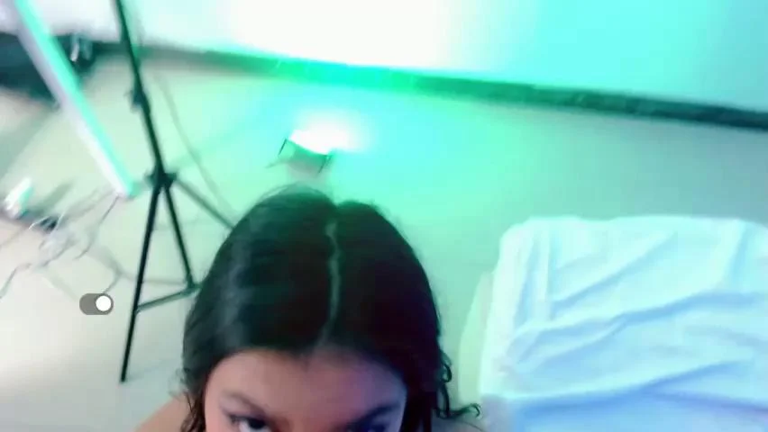 EMILYANDJACK Webcam 2023-12-11