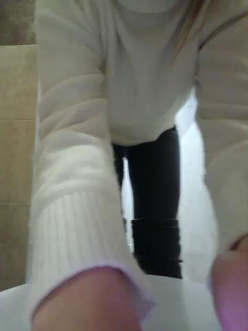 EmmiHot Webcam 2023-12-13
