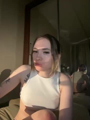 Ester-Mini Webcam 2023-10-21