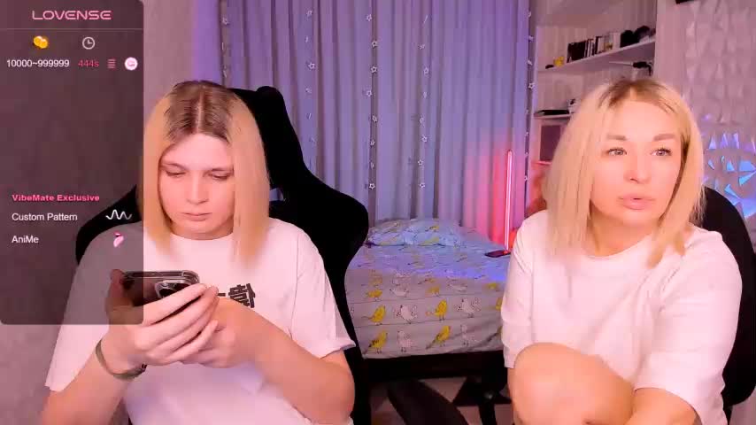 Hottyblonds Webcam 2023-10-08