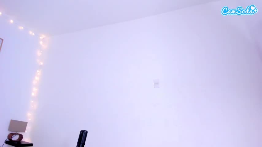 Hugee-ass Webcam 2023-10-17