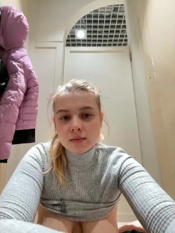 JucieLussie Webcam 2023-12-10