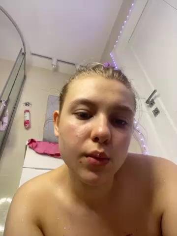 JucieLussie Webcam 2023-09-22