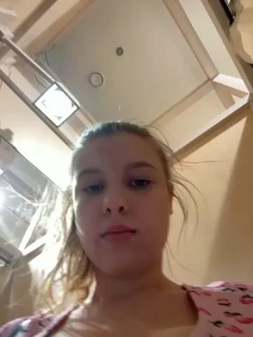 JucieLussie Webcam 2023-09-21