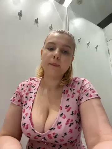 JucieLussie Webcam 2023-09-21