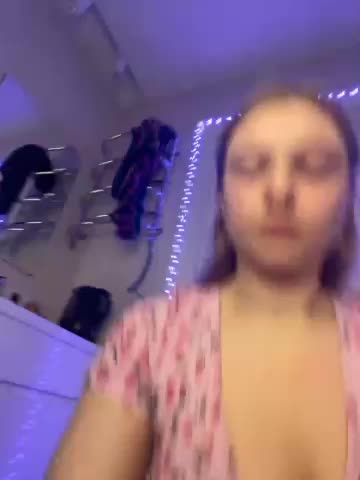 JucieLussie Webcam 2023-10-23