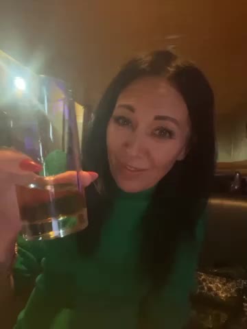 Karolina_Milf Webcam 2023-08-25