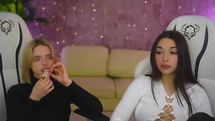 Kira0541 Webcam 2023-10-28