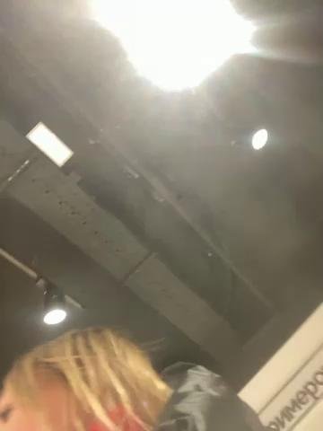 Lisa1225 Webcam 2023-11-26