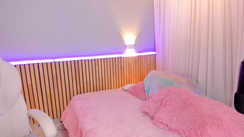 Little_effy18 Webcam 2023-10-02