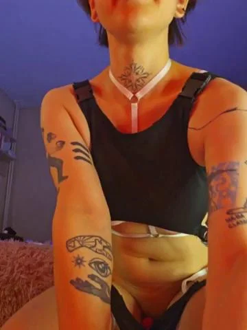 LolyMolly Webcam 2023-10-04