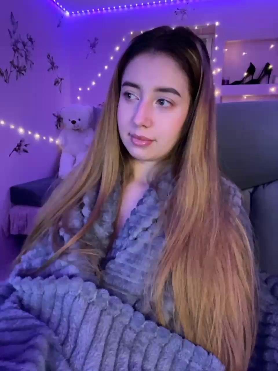 MiaLiaHot Webcam 2024-01-10