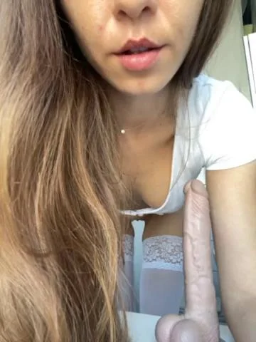 MonikaYyy Webcam 2023-10-12