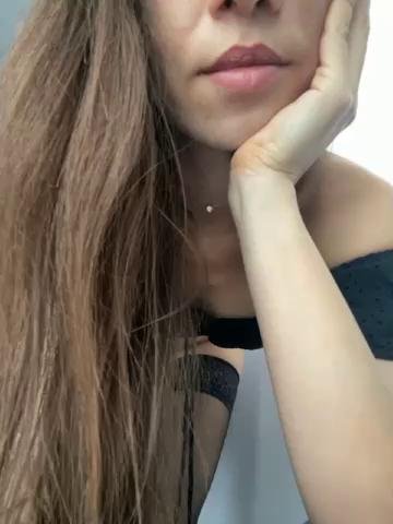 MonikaYyy Webcam 2023-11-26