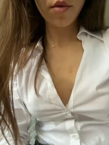 MonikaYyy Webcam 2023-12-06