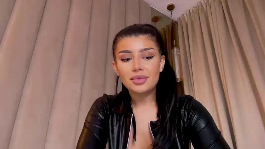 Moniqueeass Webcam 2023-11-22