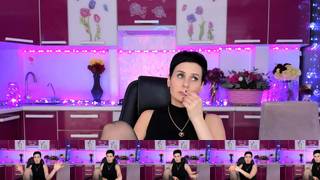 Olivija2020 Webcam 2023-11-22