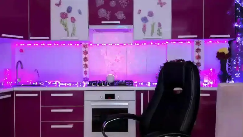 Olivija2020 Webcam 2023-11-27
