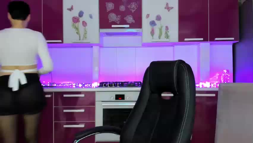Olivija2020 Webcam 2023-11-06