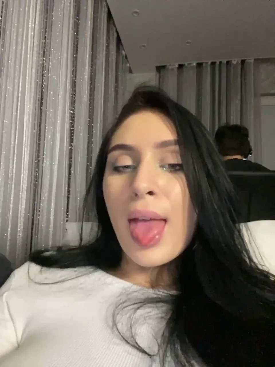 PARTYNEXTNEXT Webcam 2024-03-17