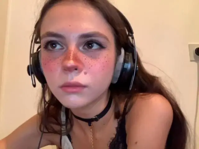 Pinkypupa-love Webcam 2024-01-24