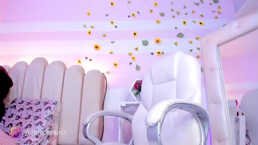 Princes_luna_18 Webcam 2023-08-25