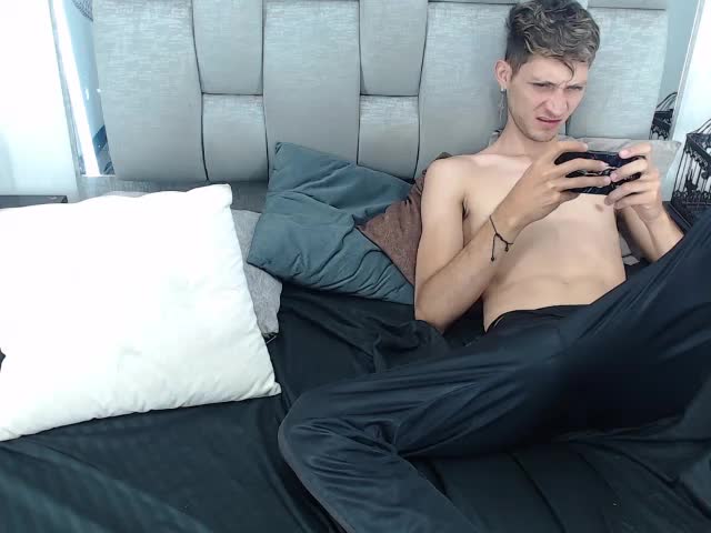 Shirleyeduard Webcam 2023-09-27