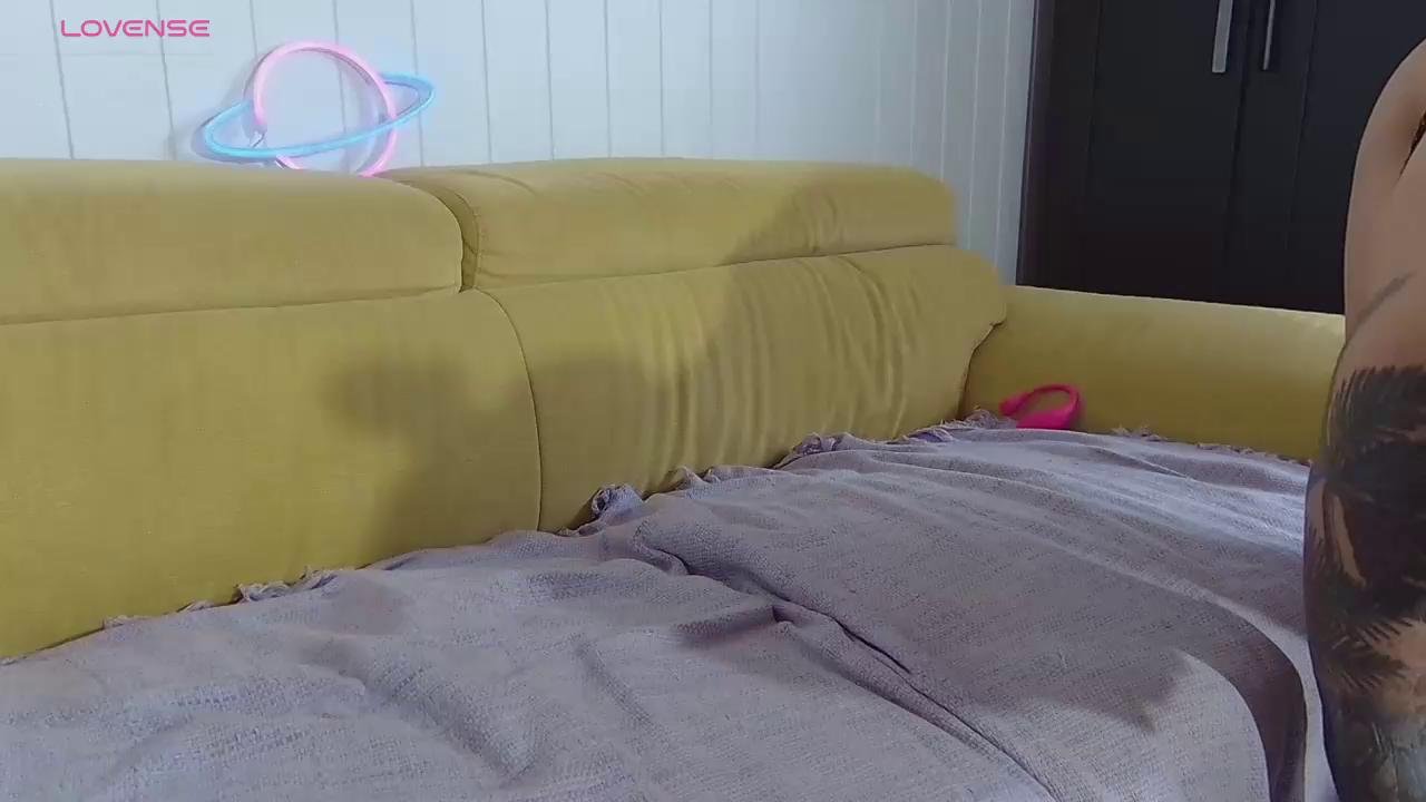 Thecosmiccouple Webcam 2024-01-20