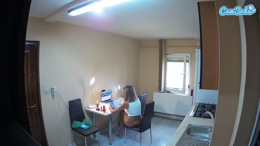 Voyeurcam-charmhellen-kitchen Webcam 2023-09-17