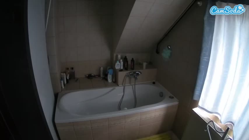 Voyeurcam-julmodels-bath-2nd-1 Webcam 2023-10-14